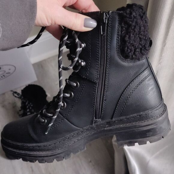 Steve Madden Keystone black faux fur bootie - Picture 3 of 10